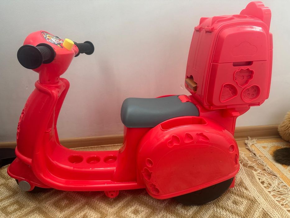 Scuter Play Doh (livrare pizza)