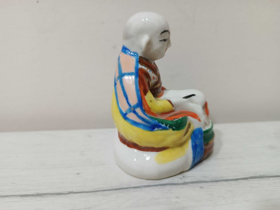 Статуэтка "Будда". Фарфор. Роспись.