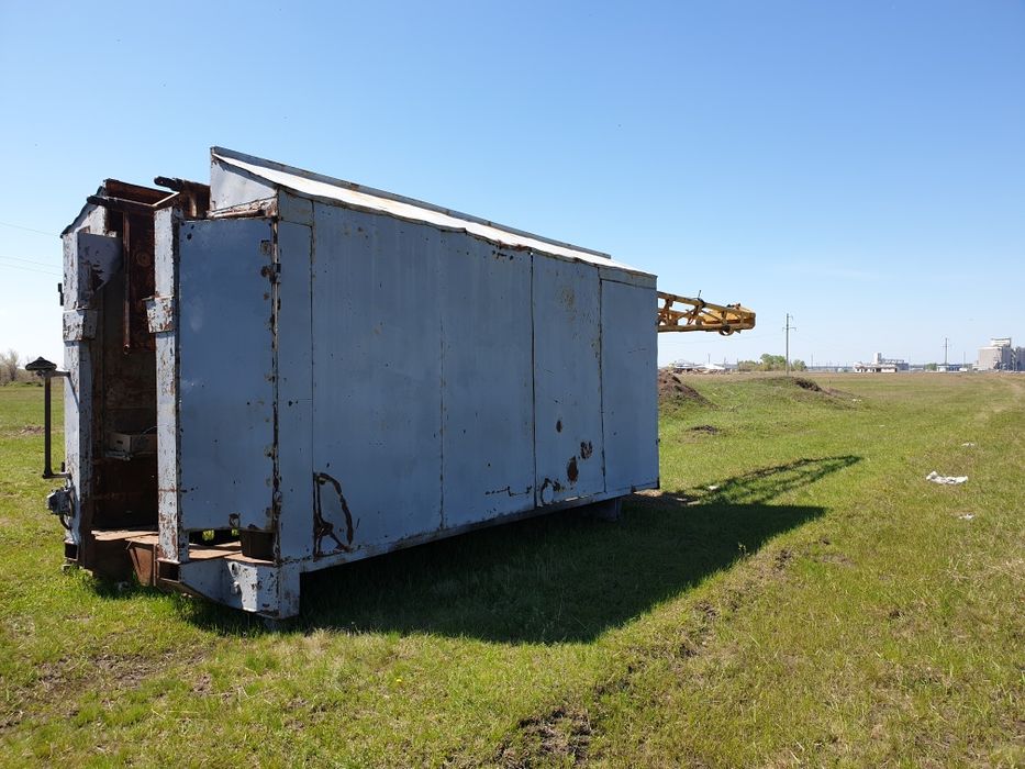 Продам буровую платформу с мачтой.