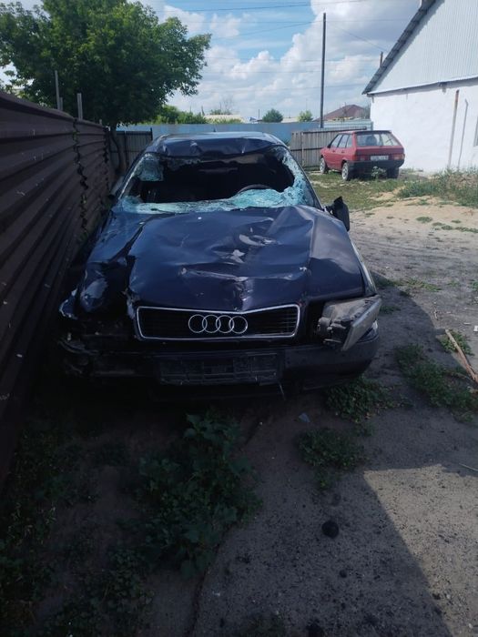 Продам ауди б4 1993года