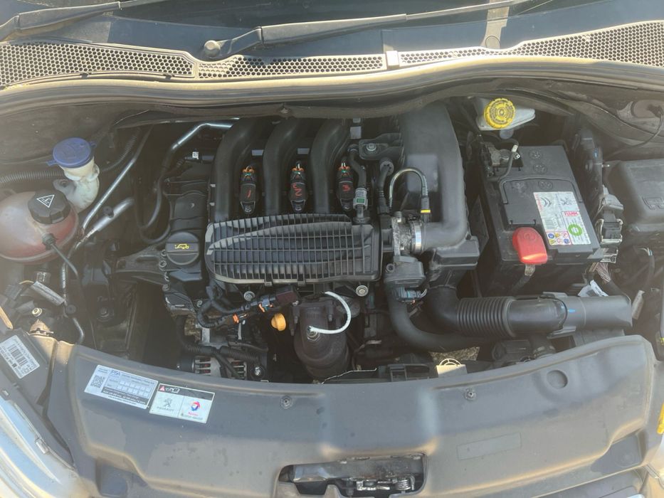 На части Пежо 208 1.2i 5ск 2016г Peugeot 1.2 VTi, 82 hp