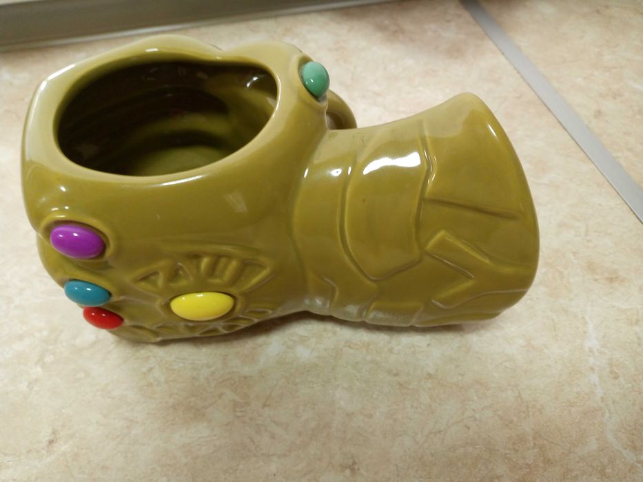 Марвел кружка "Перчатка Таноса".Цена 40 тыс