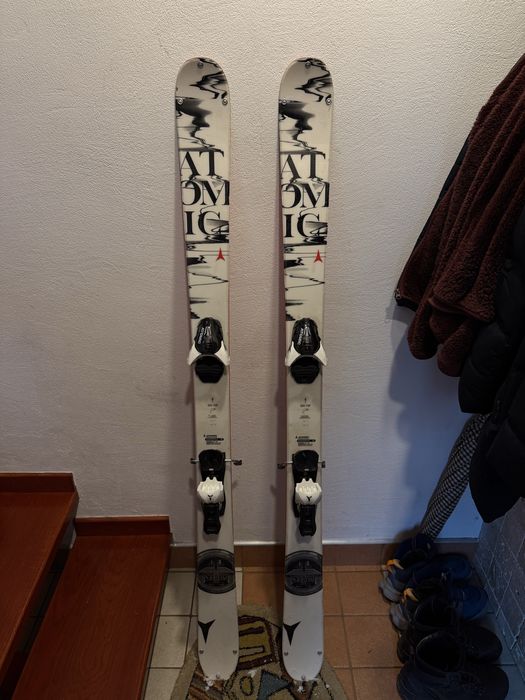 Schiuri freestyle atomic infamous Jossi Wells