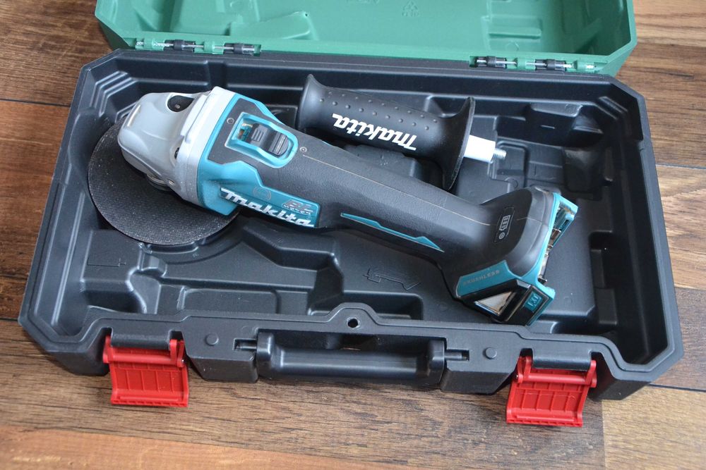 Нов куфар за ъглошлайф