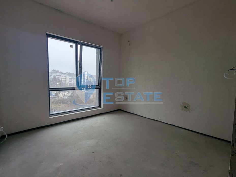 Тристаен апартамент в новстрояща се сграда в квартал Бузлуджа, град В