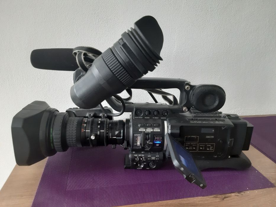 Camere video profesionale JVC DY-HD111 - 2 buc.