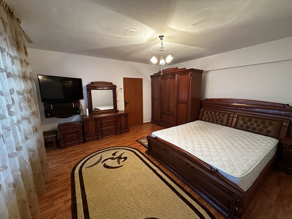 Apartament cu o cameră de închiriat.