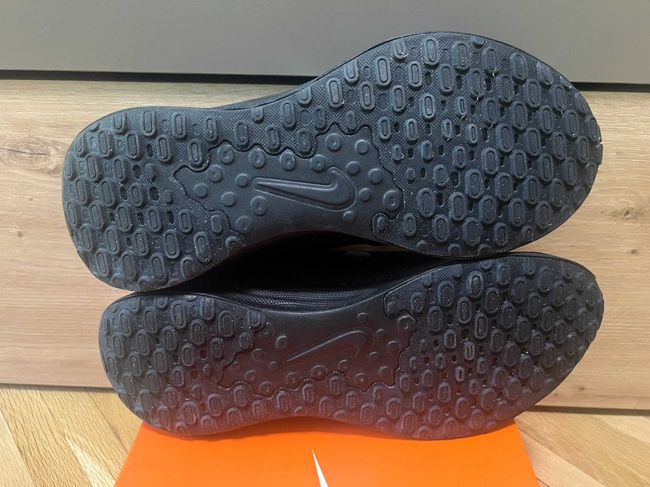 nike REVOLUTION 7 мъжки маратонки номер 44,5