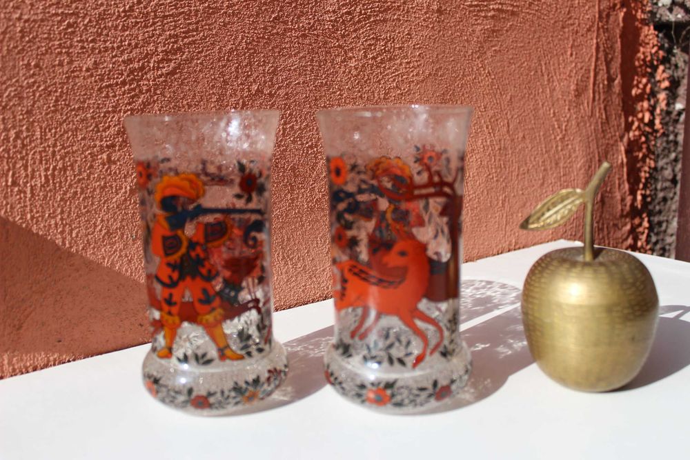 Set 2 pahare sticla pictata, VANATOR / PADURAR, Bavaria, cca 1970