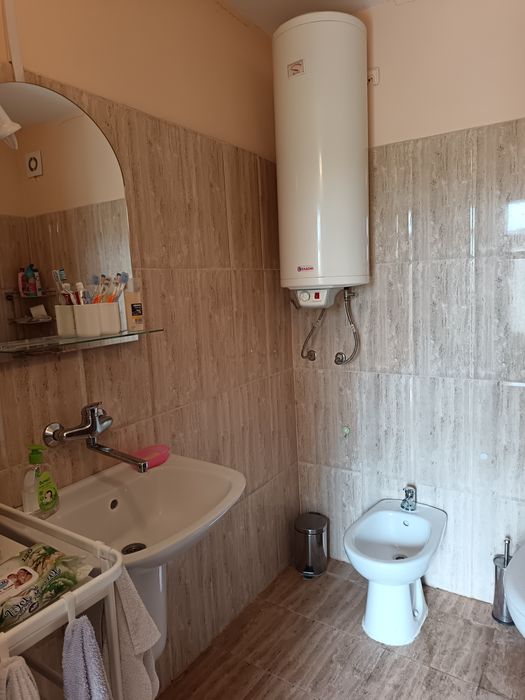 Продавам къща в село Гранит