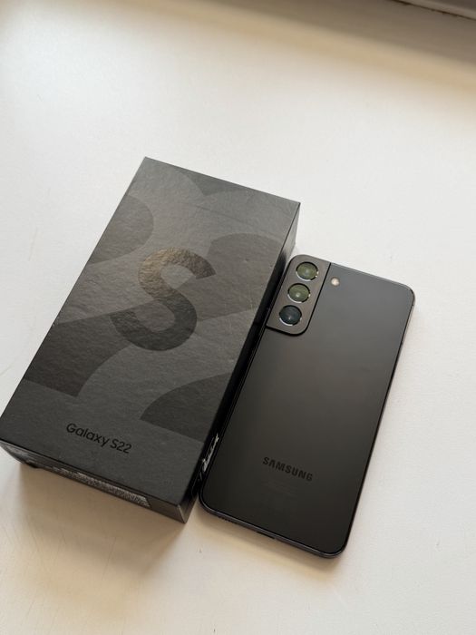 Samsung S22 qora rang