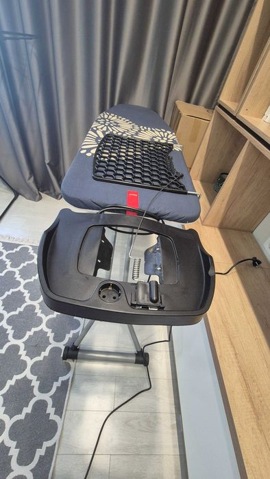 Гладильная доска с розеткой