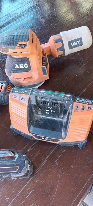 Set scule cu acumulator AEG 18V - Mașină de găurit, Șlefuitor, Baterie 5Ah, Încărcător