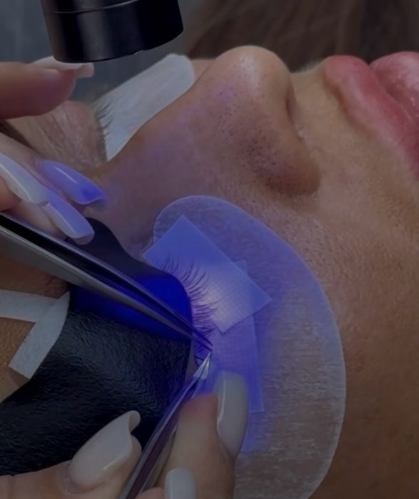 Наращивание ресниц LED