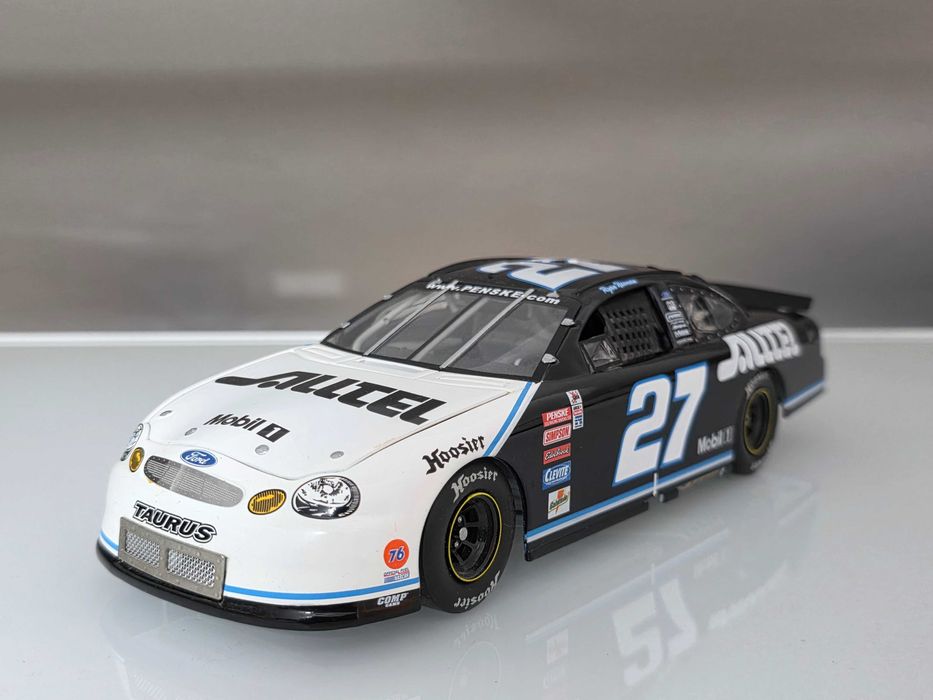 Macheta Auto 1/24 Team Caliber Nascar Ford Taurus Ryan Newman