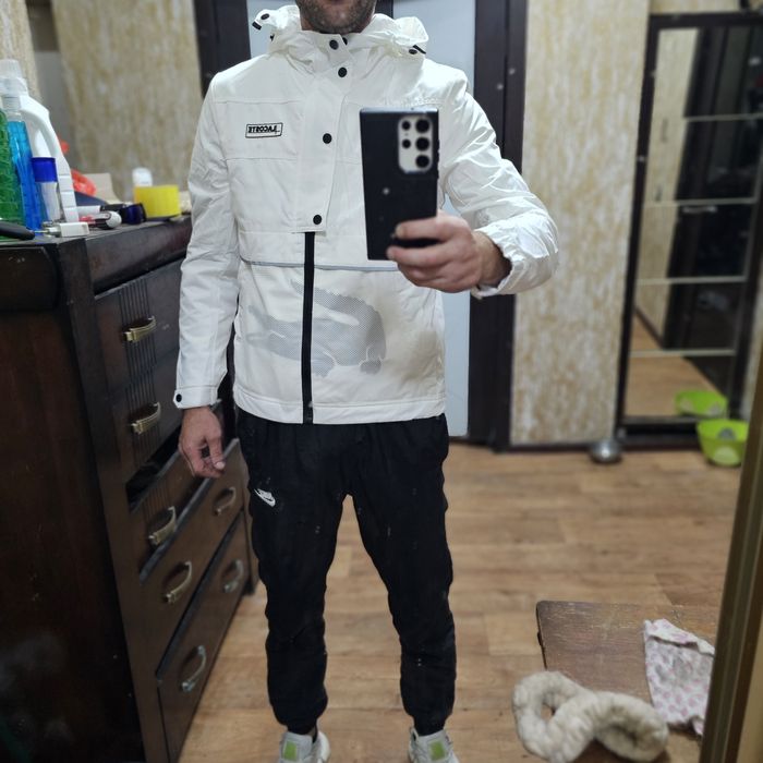 Продам куртки Lacoste