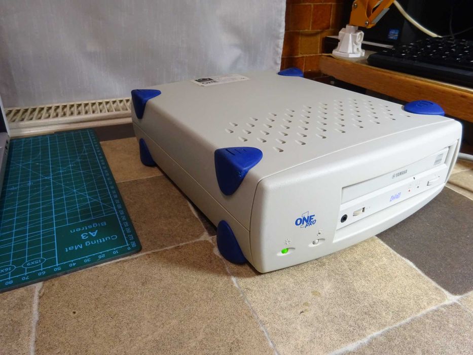 Unitate optica externa vintage /cd drive scsi