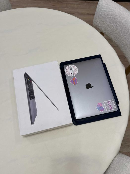 Apple MacBook Pro 13″ 256GB Touch Bar (ноутбук)