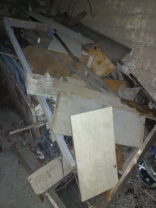 Много.Отдам даром дрова. Самовывоз.