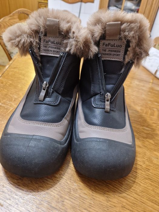 Incaltaminte de vanzare