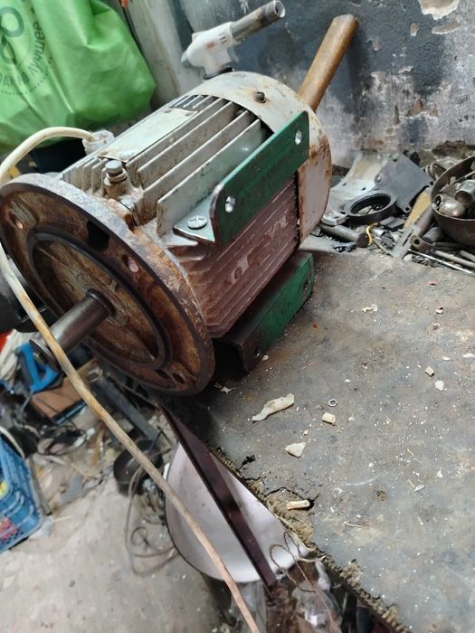 Электродвигатель 1.1 кВт.