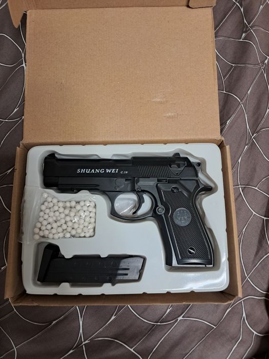 Pistol airsoft C.18