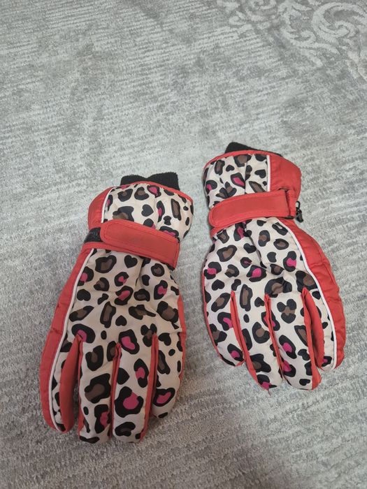 Дамски ски якета и ски долница