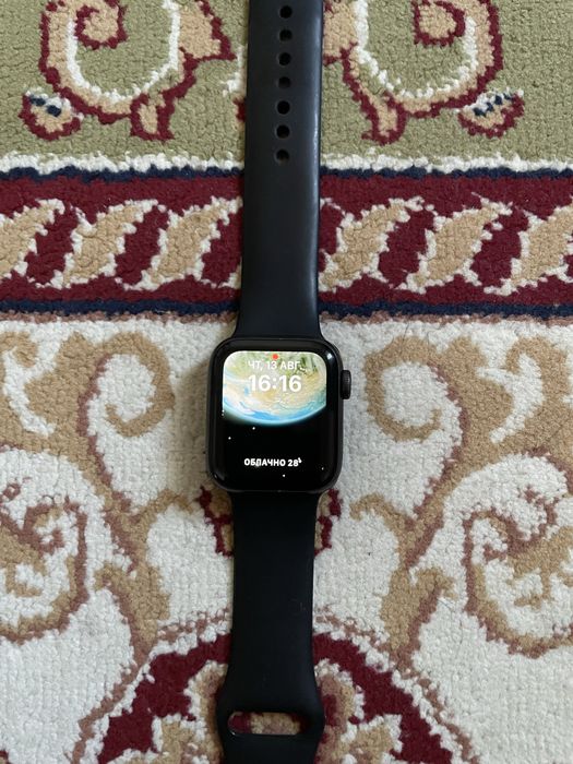 Продам Apple watch se 1