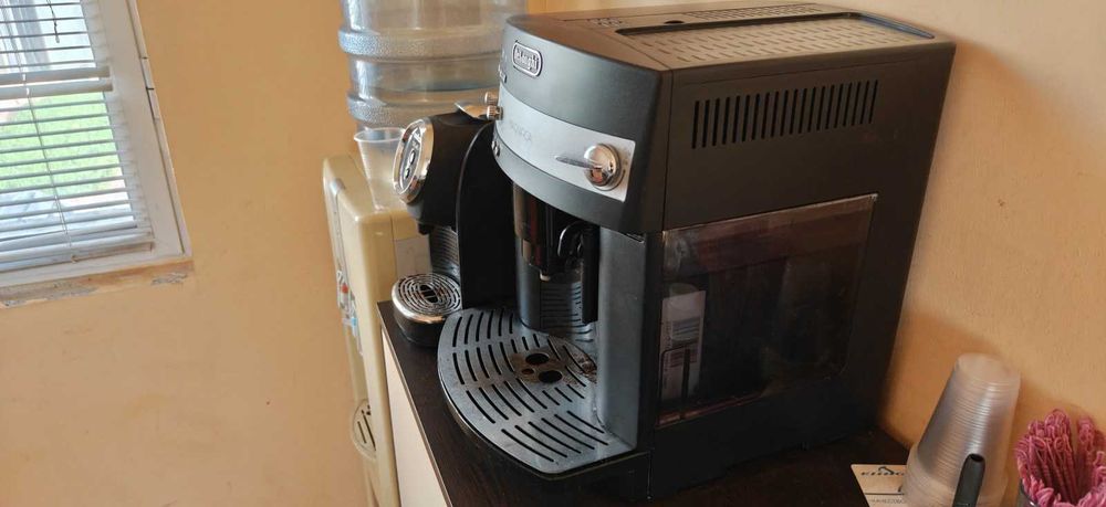Кафе Машина-Робот DeLonghi MAGNIFICA