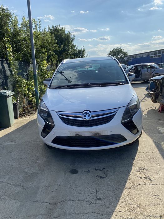 Fuzetă stânga față Opel Zafira C 2014
