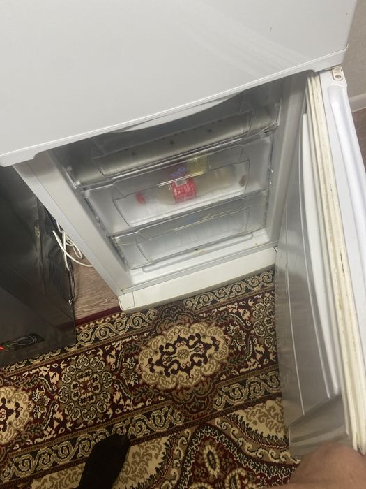 Холодильник INDESIT