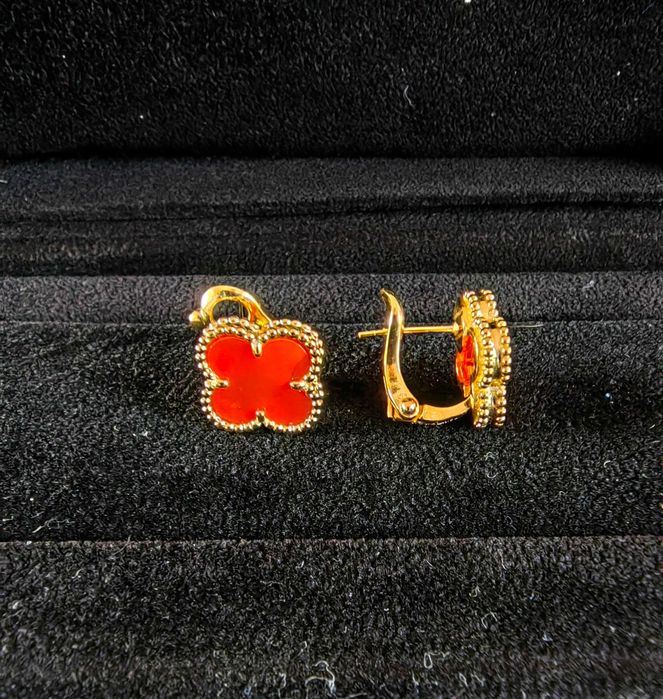 Златни дамски обеци, Vintage Alhambra earrings, Van Cleef & Arpels VCA