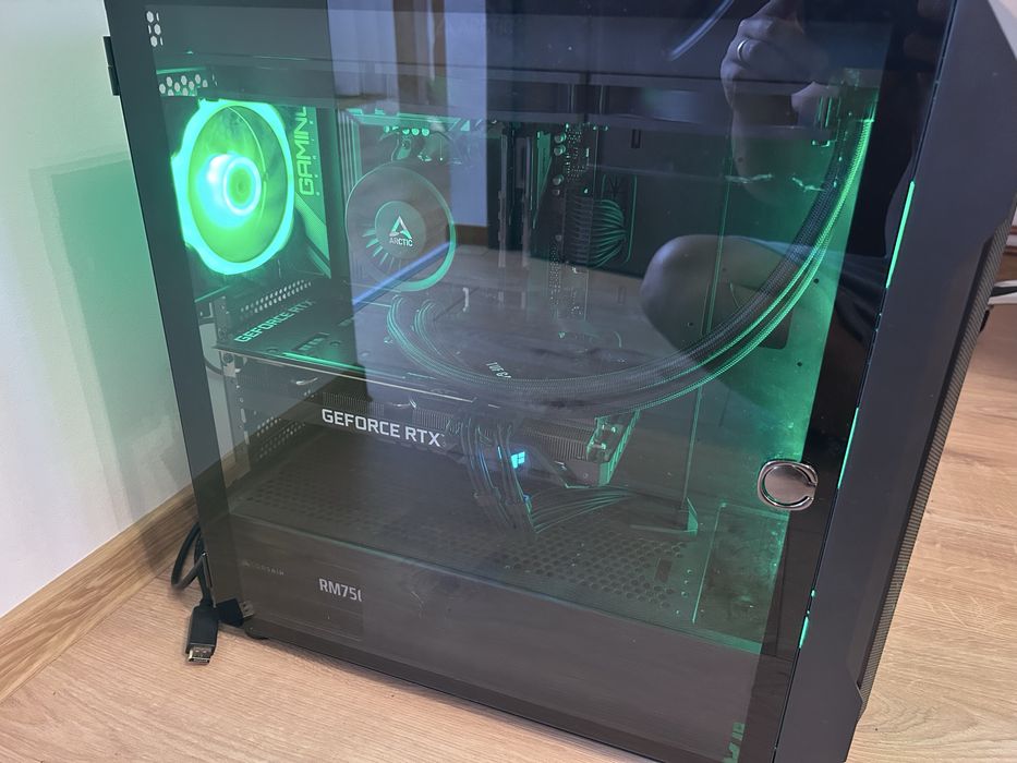 Vând PC Gaming AMD Ryzne 5 7600x +RTX 3070 +16gb DDR5
