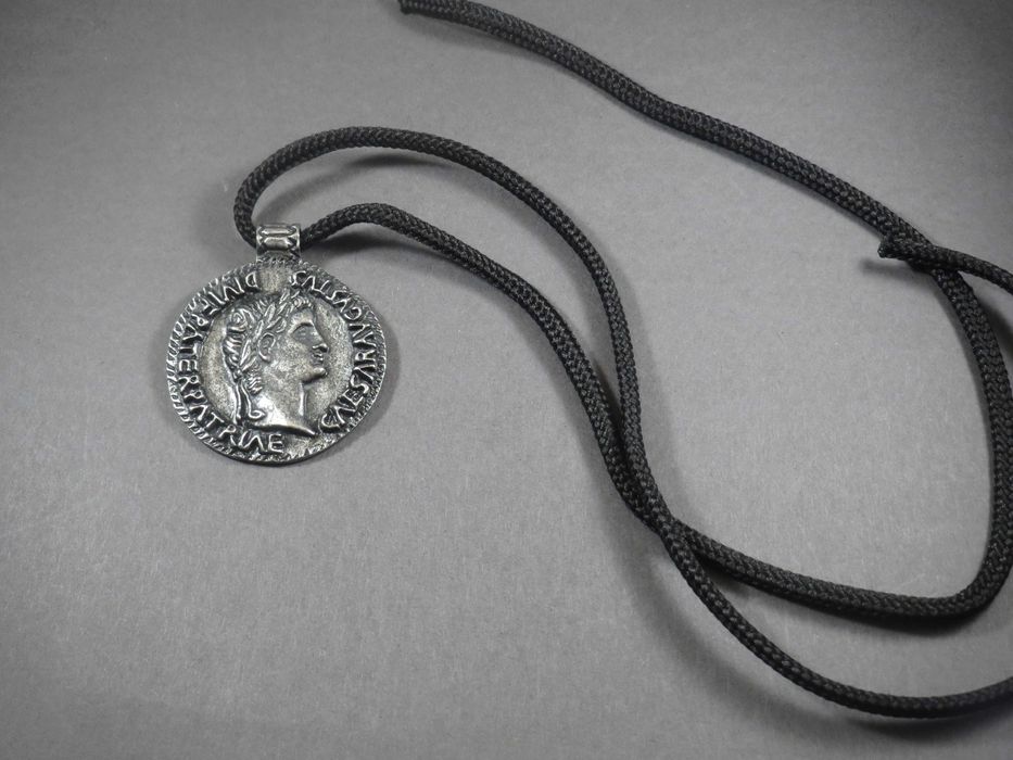 Август Древноримски Император Медальон Уникален Авторски