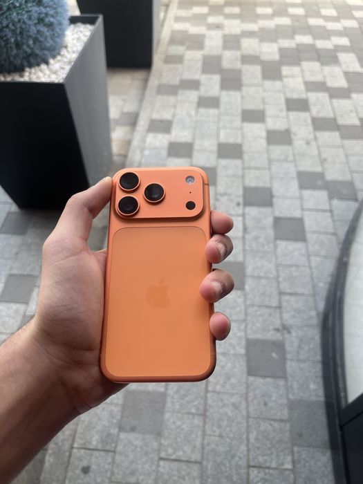 Продам Iphone 17 Pro 256gb E-sim