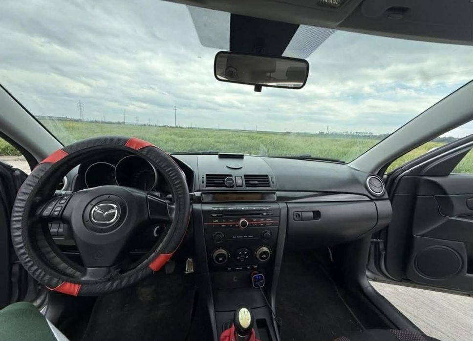 Vând Mașina Mazda 3