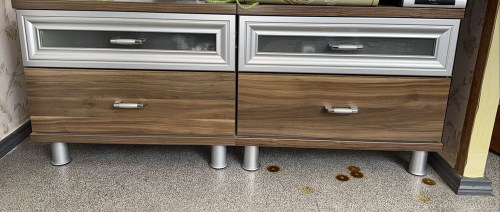 Компклект мебели (Шкаф, 2 тумбочки)