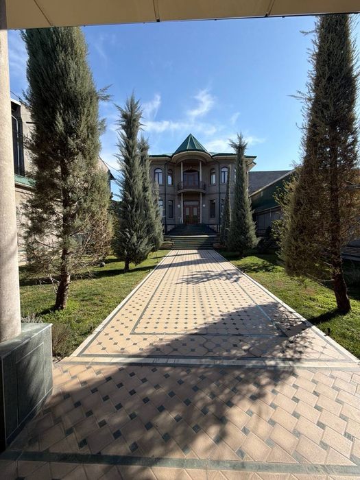 Zangota Tokzorda yevro remontli jihozlari bilan 2 qavatli uy sotiladi