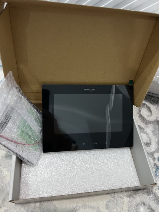 Продам видедомофон Hikvision