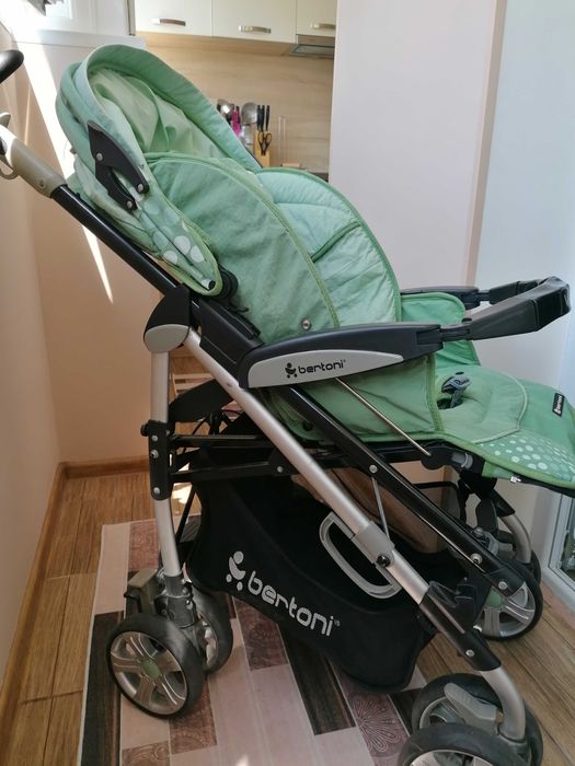 Бебешка количка Бертони с чанта  и покривало