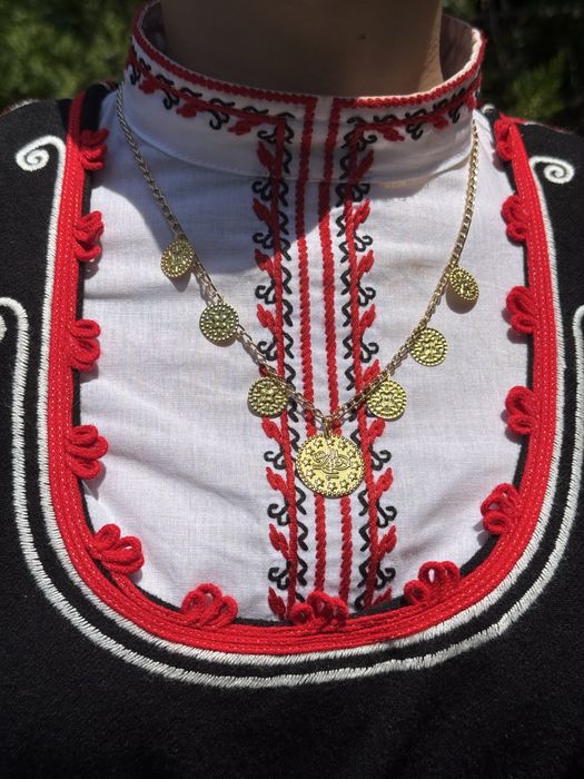 Пендари за народни носии