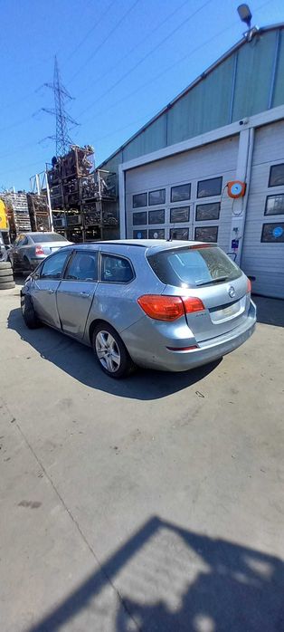 OPEL ASTRA J  an 2011 Dezmembrez/Dezmembram