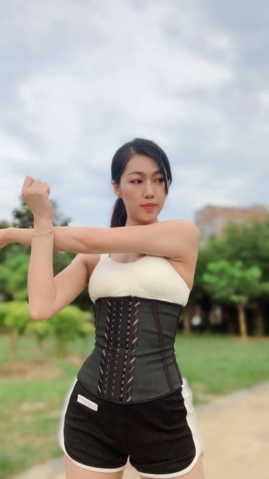 Әкесінің достары қызын желіде сиқытады