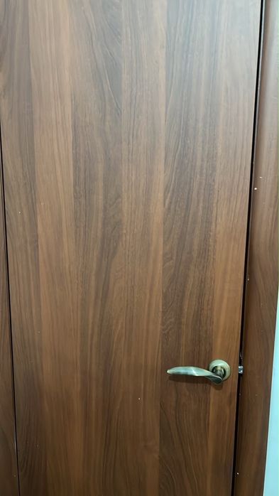 Межкомнатные двери 7 шт.