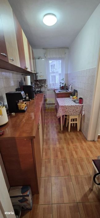 Apartament cu 3 camere de vanzare in Campina