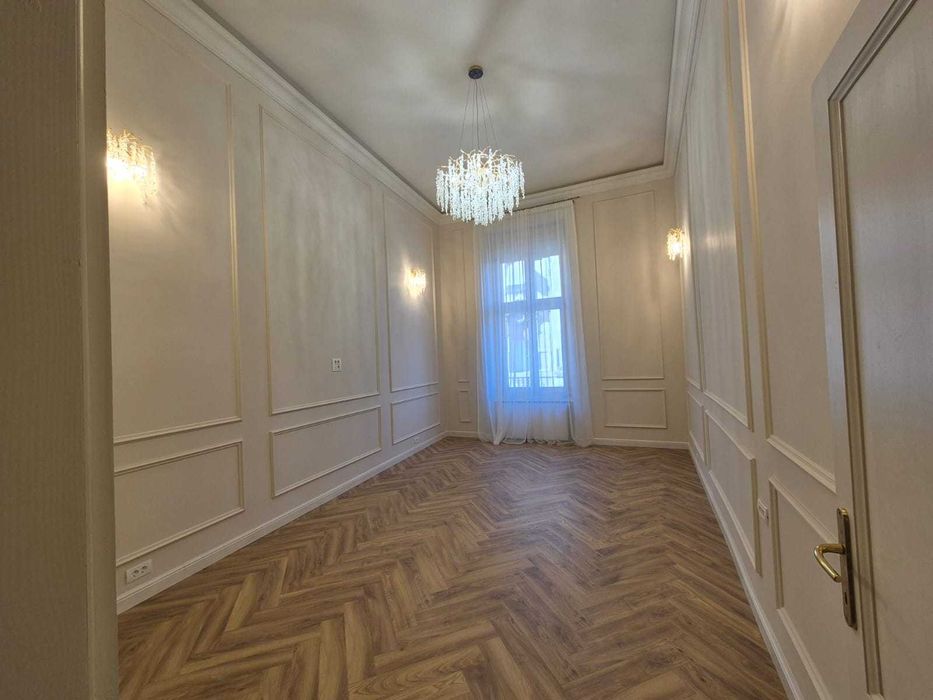 Ultracentral ! Apartament 2 camere, stil clasic, renovat integral