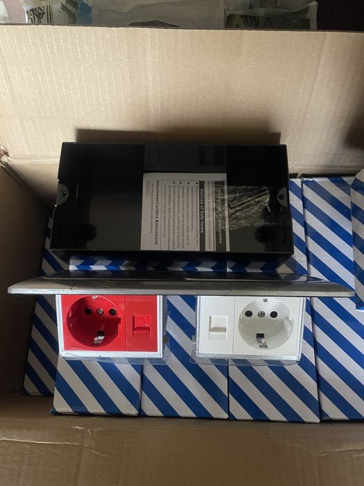 Розетка напольная