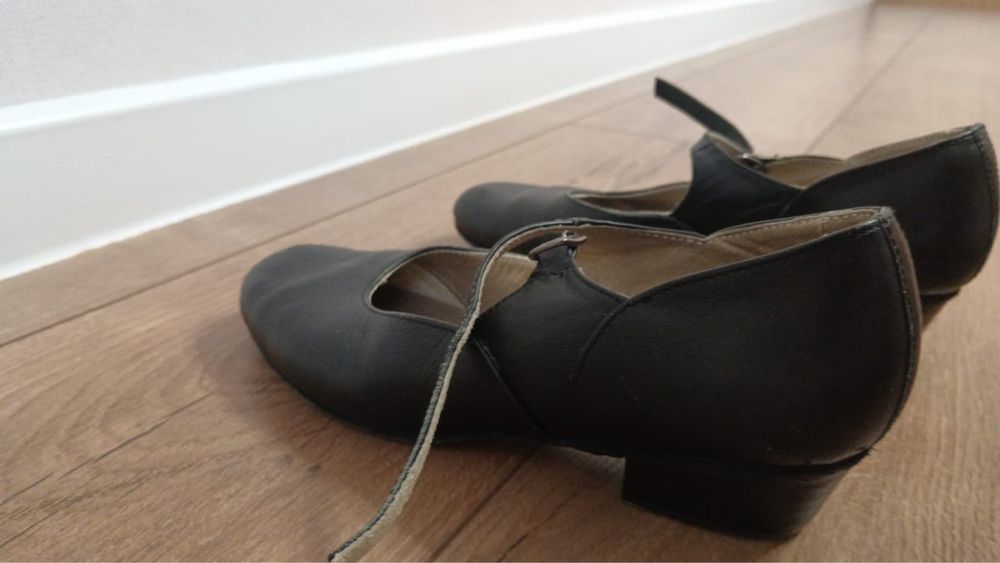 Туфли танцевальные