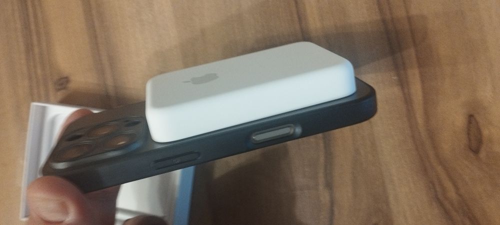 iPhone battery pack