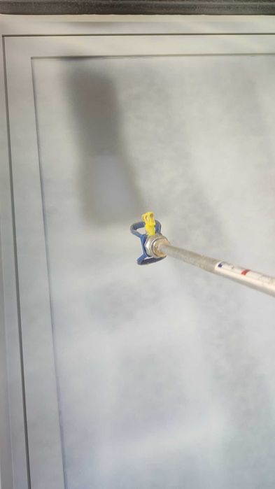 aplicare folie lichida pe tamplarie, protectie profesionala in santier